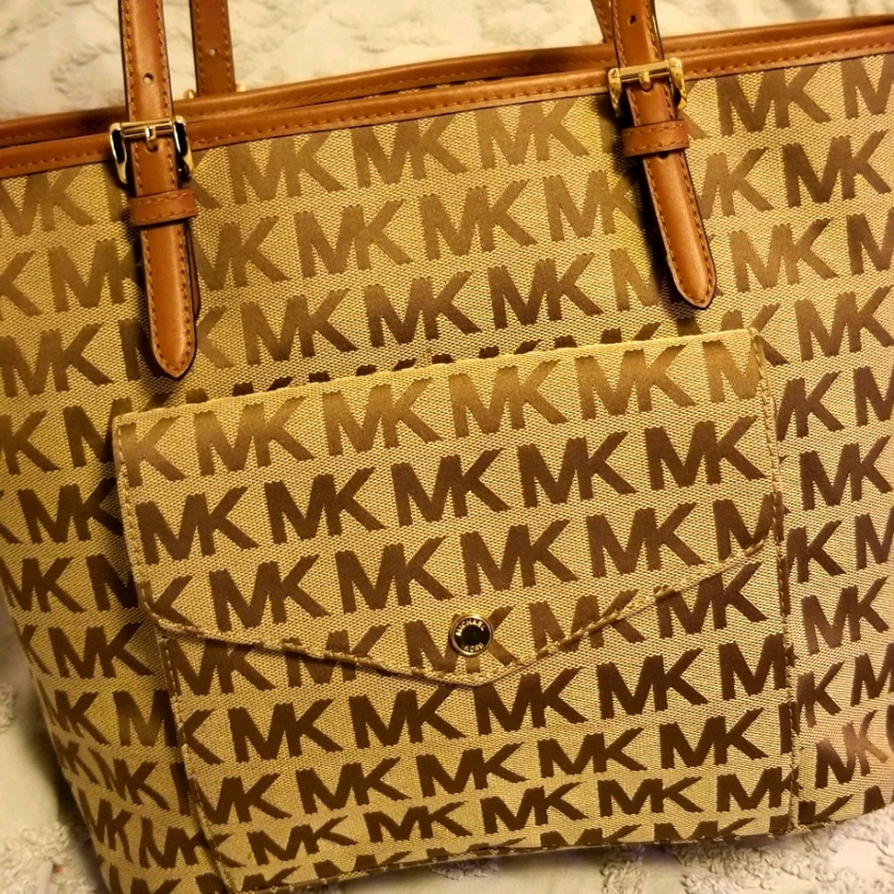 Michael kors purse